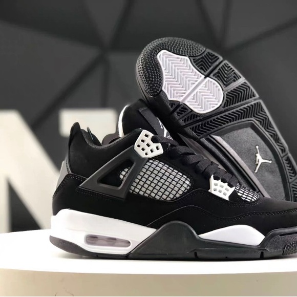 Air Jordan 4 Retro 'White Thunder' - Picture 1 of 8